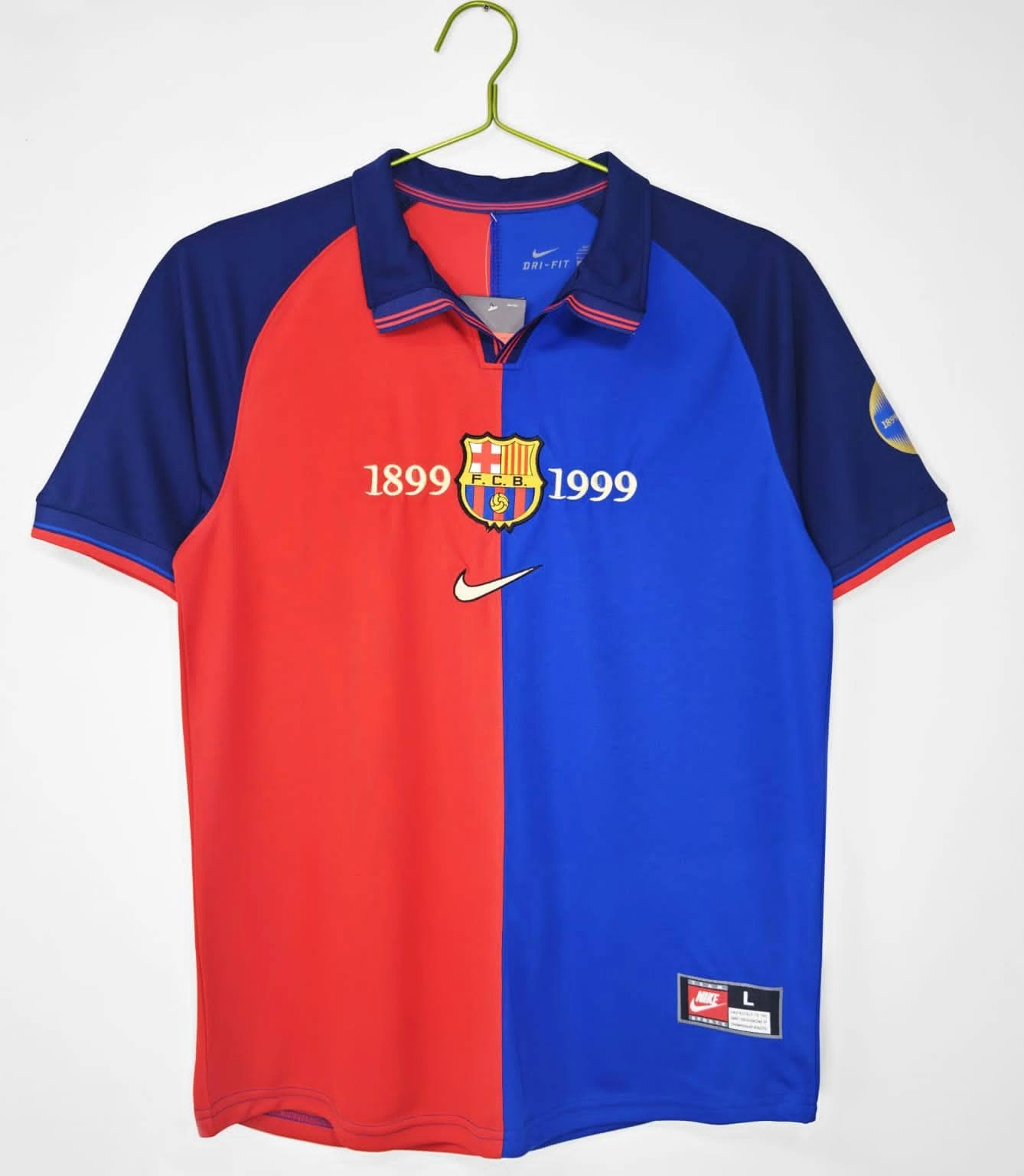 Image of Barcelona 1899-1999 home retro kit