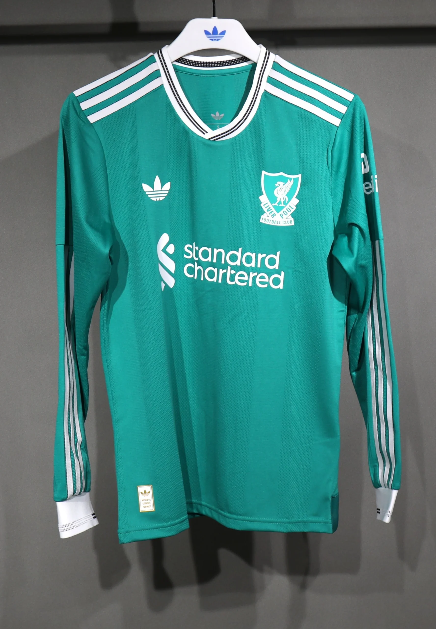 Image of Liverpool 25-26 third player full sleeves