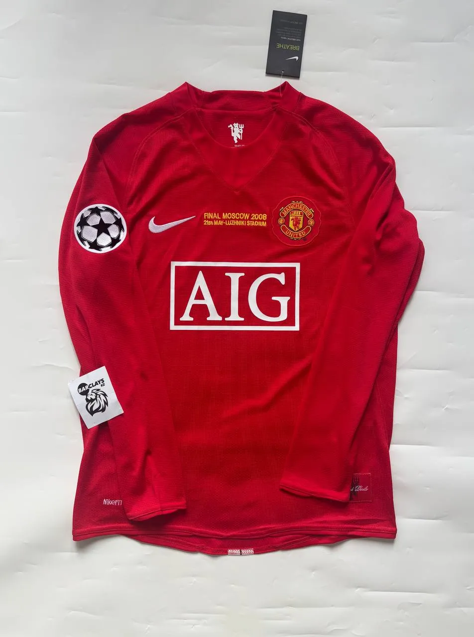 Image of Man U 7-8 Home kit Full Sleeves Retro