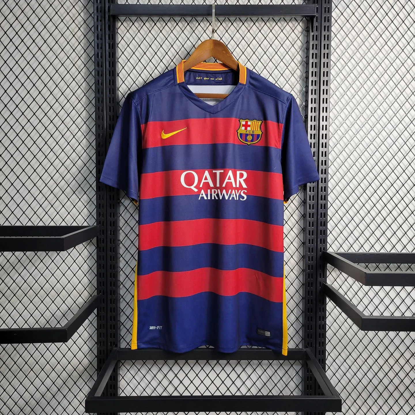 Image of Barcelona 15-16 Home Kit Retro